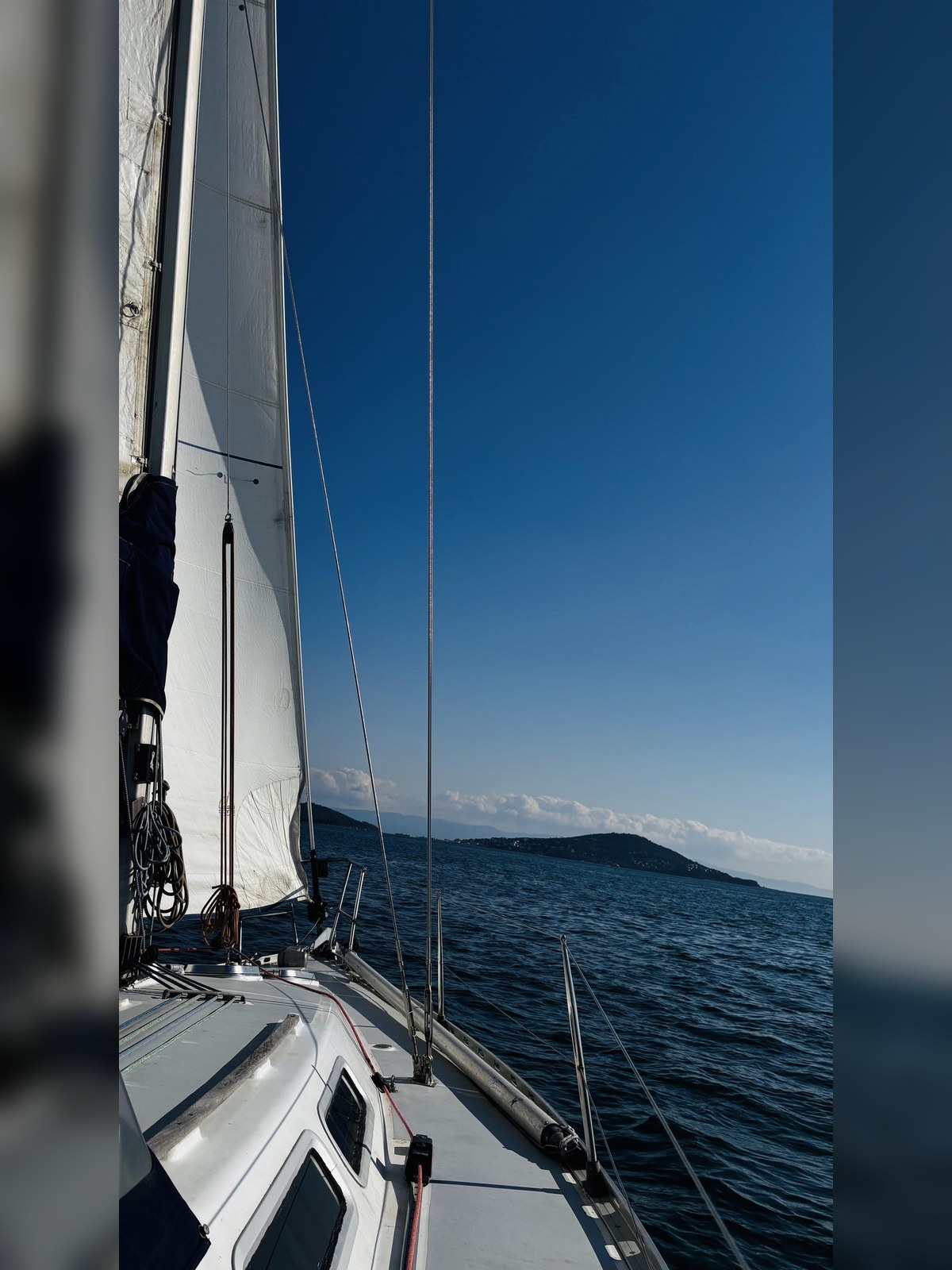 Tekne güvertesi, açık deniz ve Adalar hattı manzarası